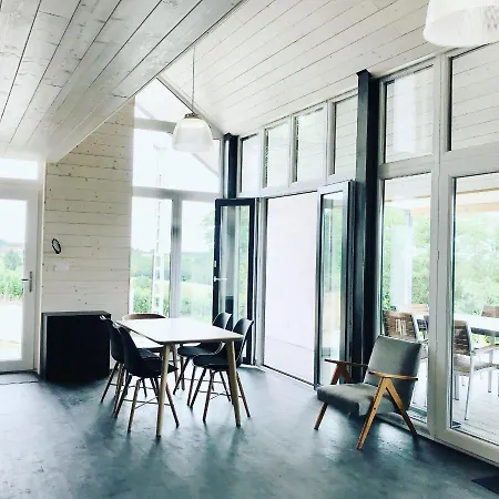 Wine & Space At Balaton Appartamento *